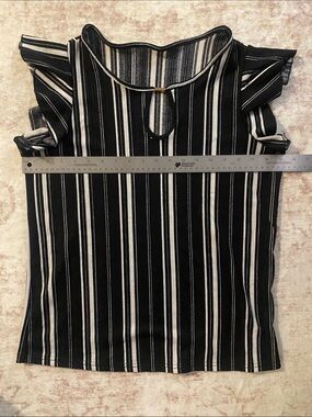 Rene Ricci Striped Black & White Flutter Sleeve Women's Top 
Medium.